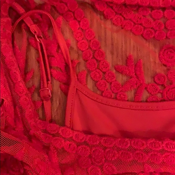 Red lacy dress 💃 - Picture 5 of 6